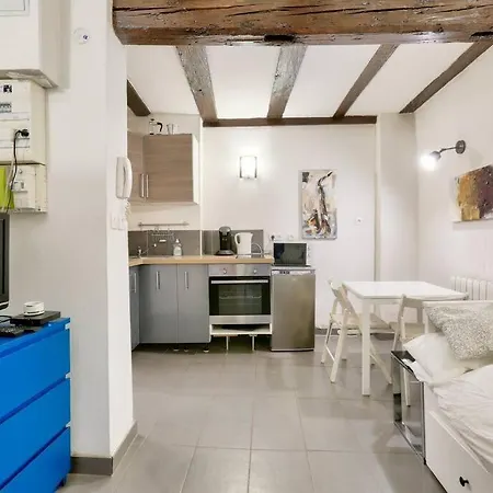 Апартаменты Charming Studio Historical Center Of
