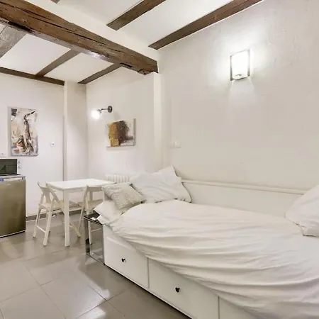 Charming Studio Historical Center Of Апартаменты