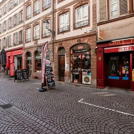 Charming Studio Historical Center Of Апартаменты *