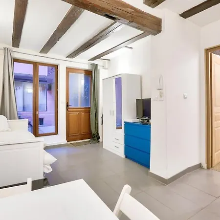 Апартаменты Charming Studio Historical Center Of *